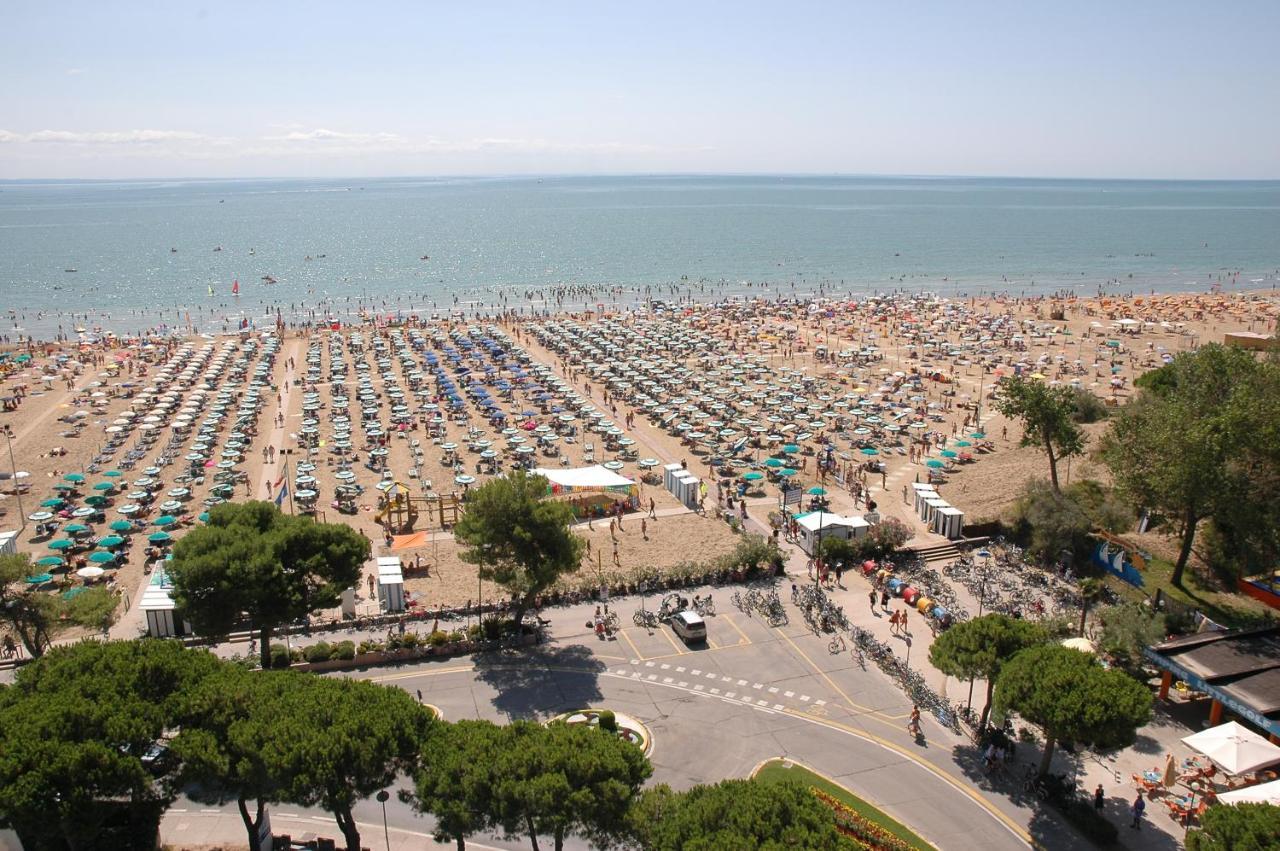 Appartamenti Vacanza Albatros Lignano Sabbiadoro Exterior foto